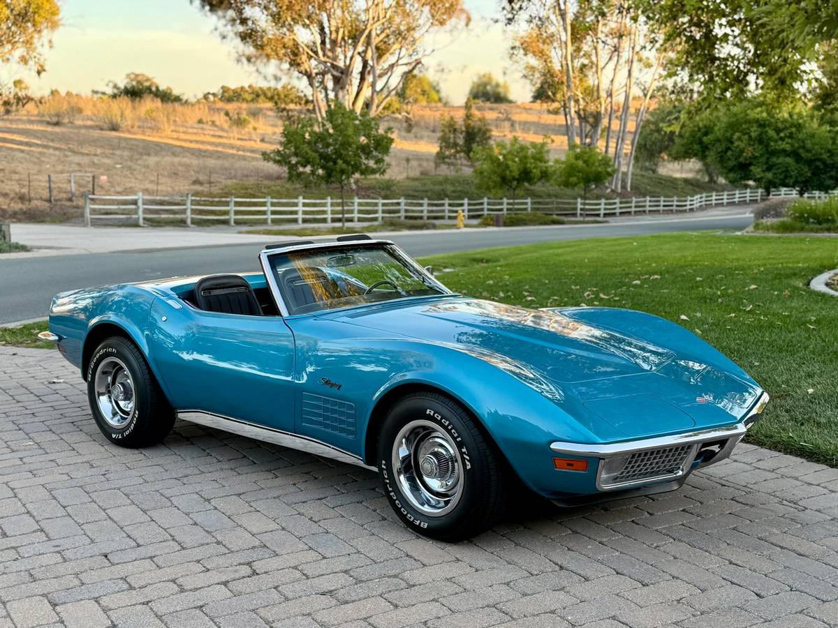 Chevrolet-corvette-stingray-1971-blue-21