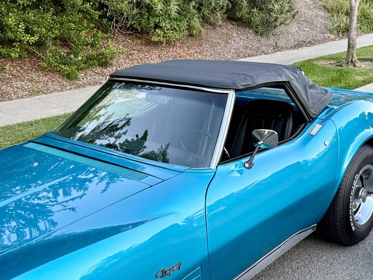 Chevrolet-corvette-stingray-1971-blue-22