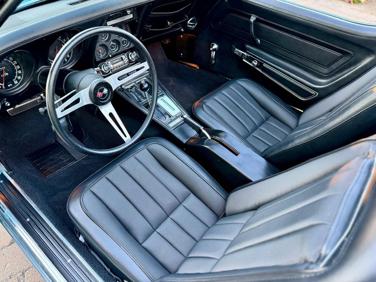 Chevrolet-corvette-stingray-1971-blue-23
