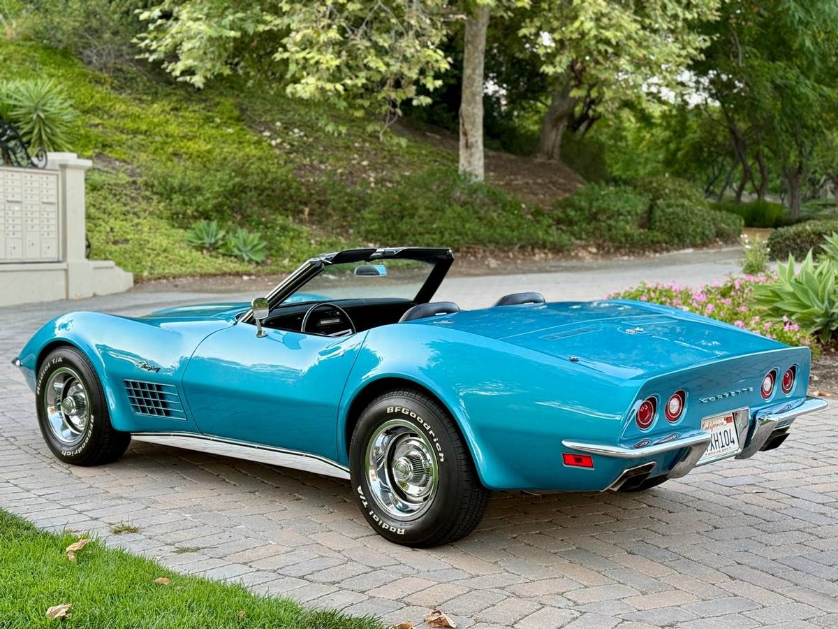 Chevrolet-corvette-stingray-1971-blue-5