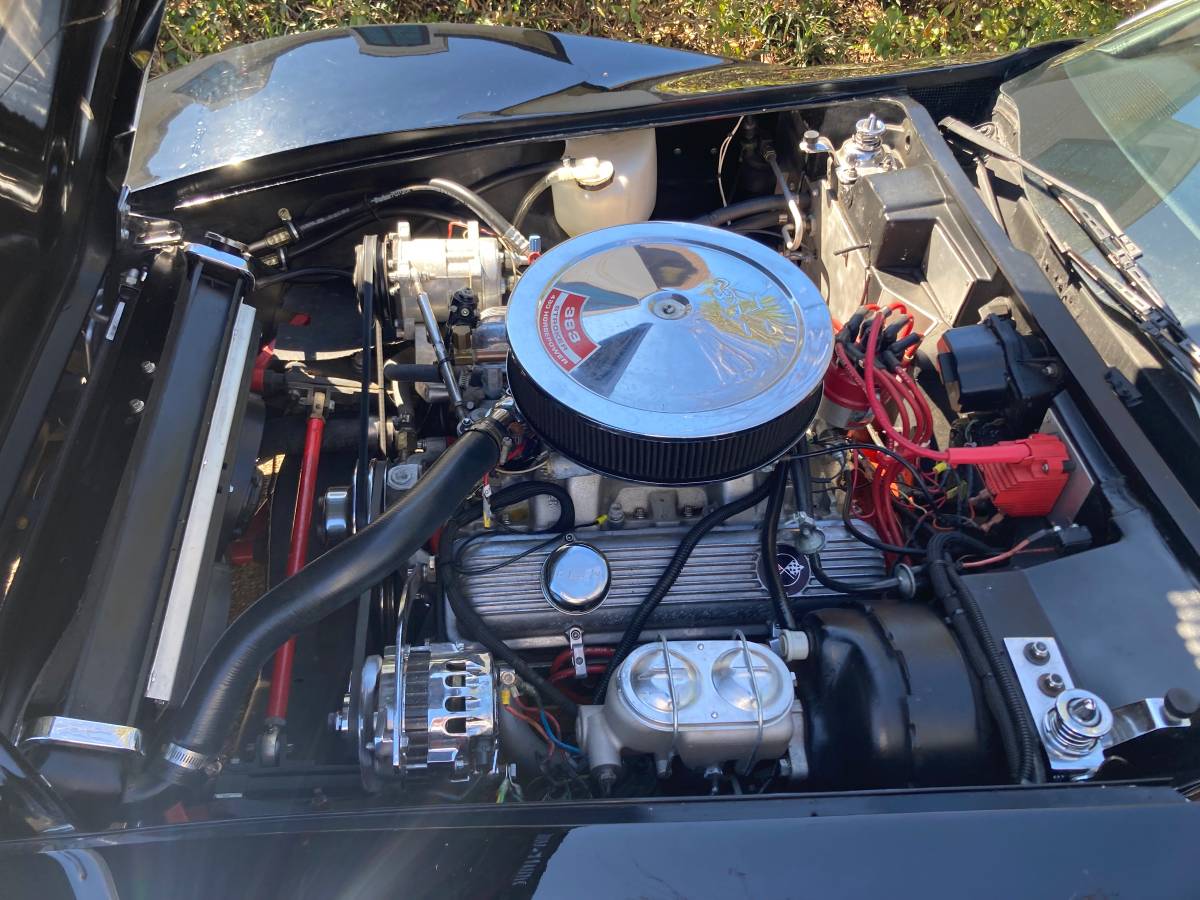 Chevrolet-corvette-stingray-1973-black-2