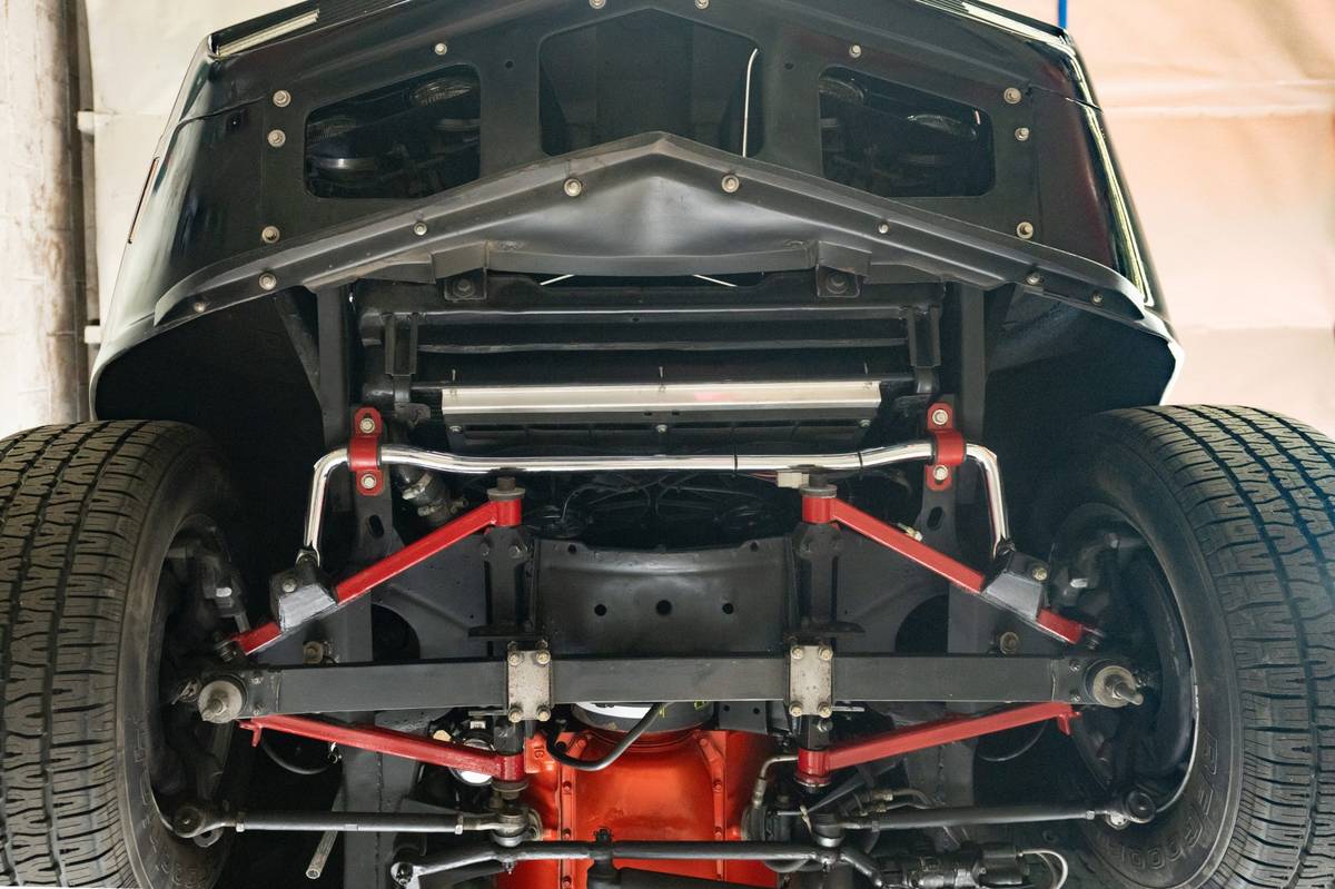 Chevrolet-corvette-stingray-1973-black-3