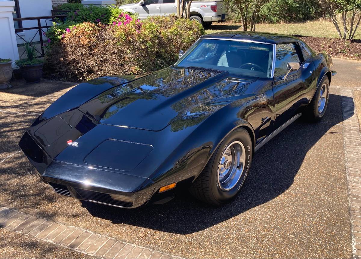 Chevrolet-corvette-stingray-1973-black-6
