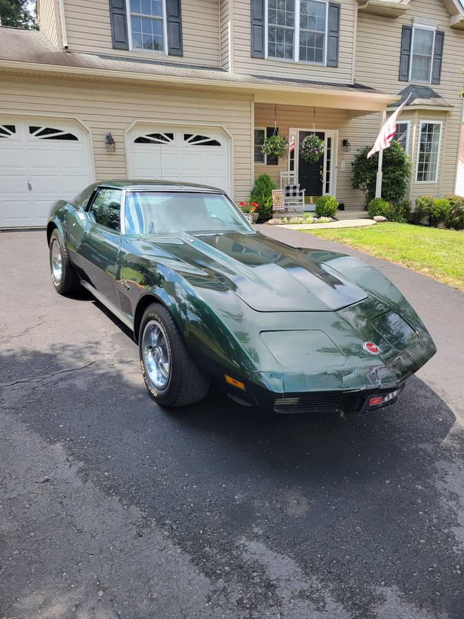 Chevrolet-corvette-stingray-1974-green-3