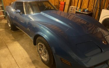 Chevrolet-corvette-stingray-1976-blue-1