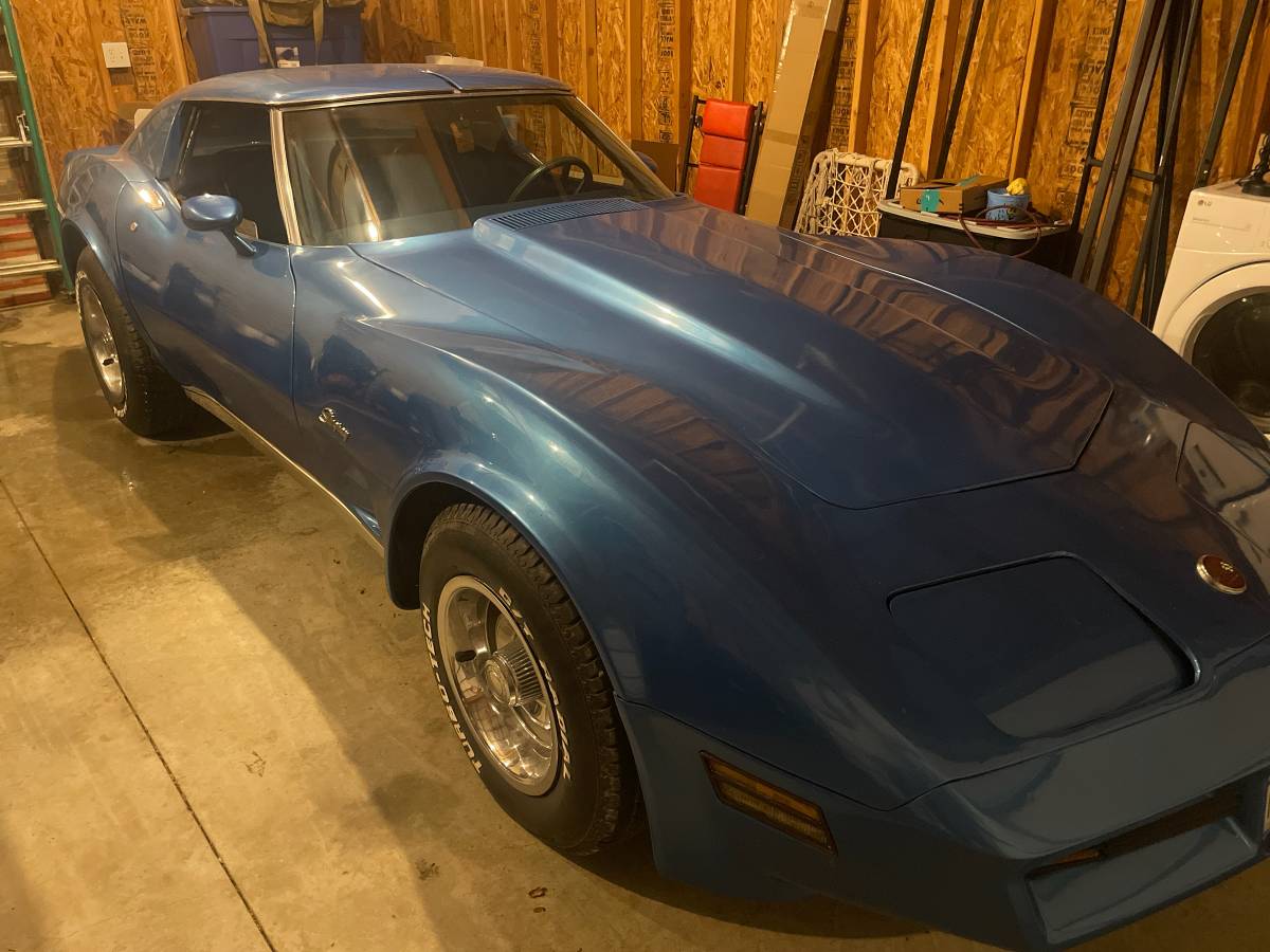Chevrolet-corvette-stingray-1976-blue-1