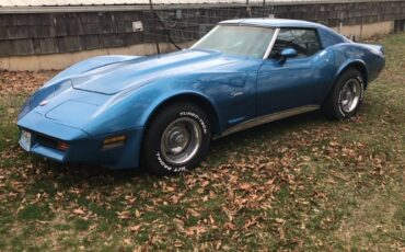 Chevrolet-corvette-stingray-1976-blue