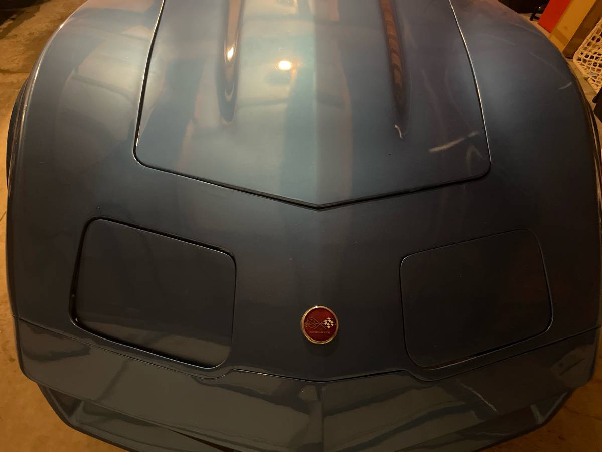 Chevrolet-corvette-stingray-1976-blue-2