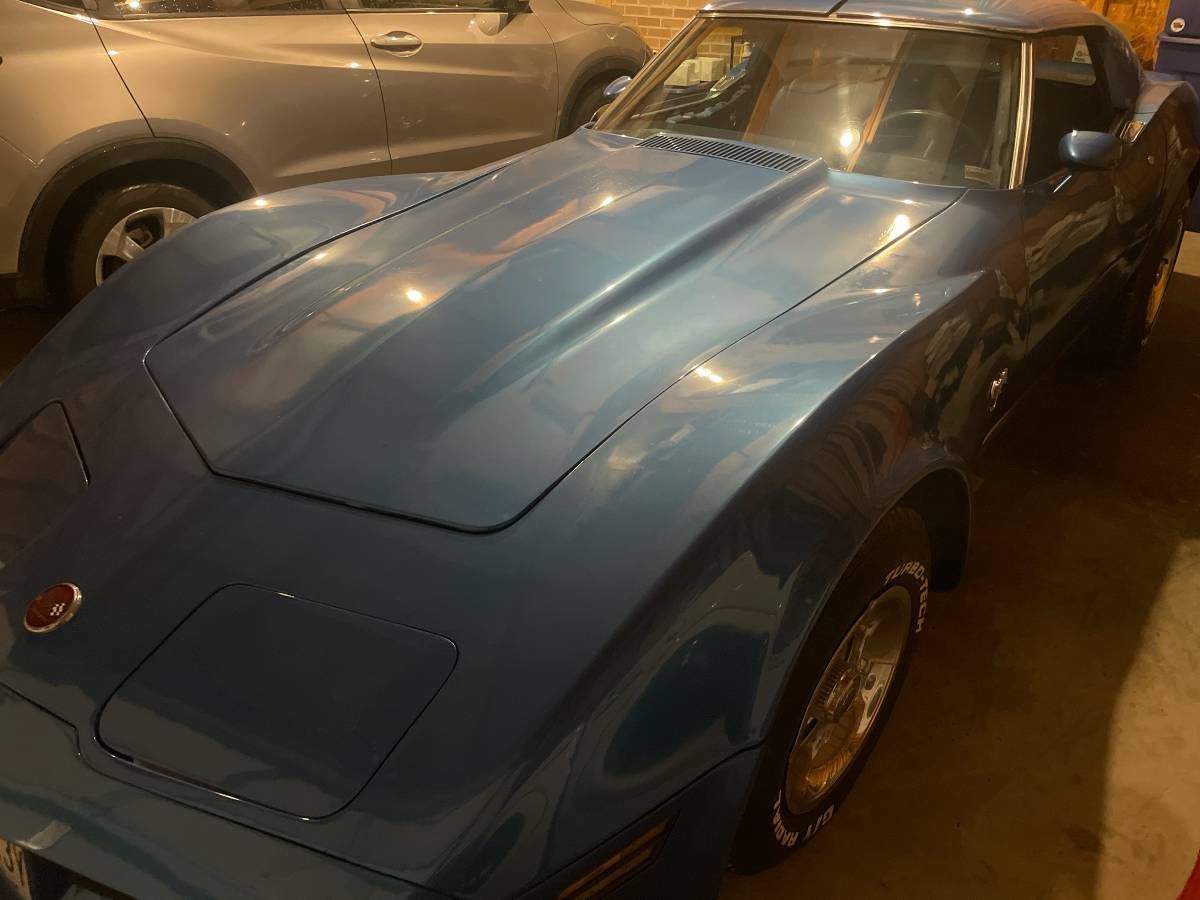 Chevrolet-corvette-stingray-1976-blue-3