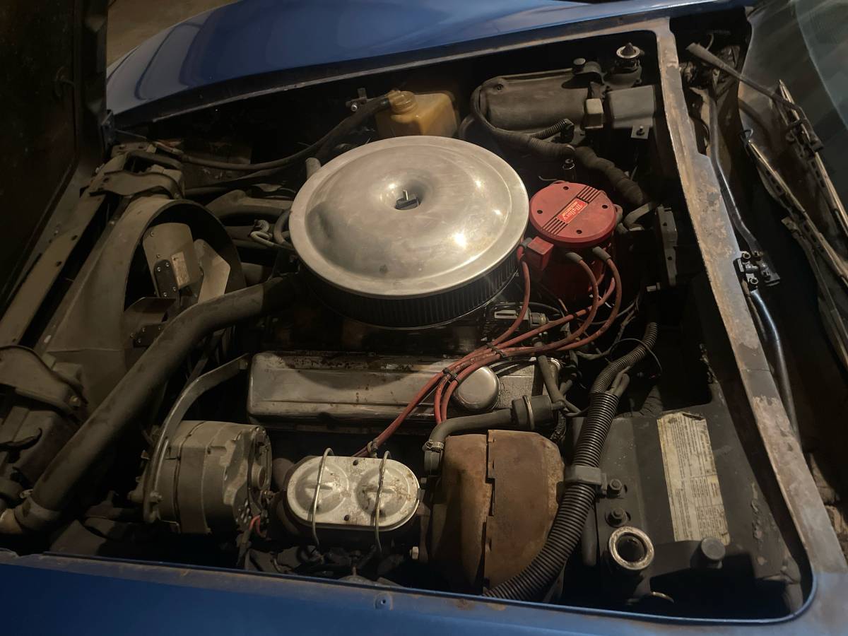 Chevrolet-corvette-stingray-1976-blue-4