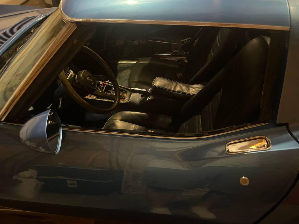 Chevrolet-corvette-stingray-1976-blue-5