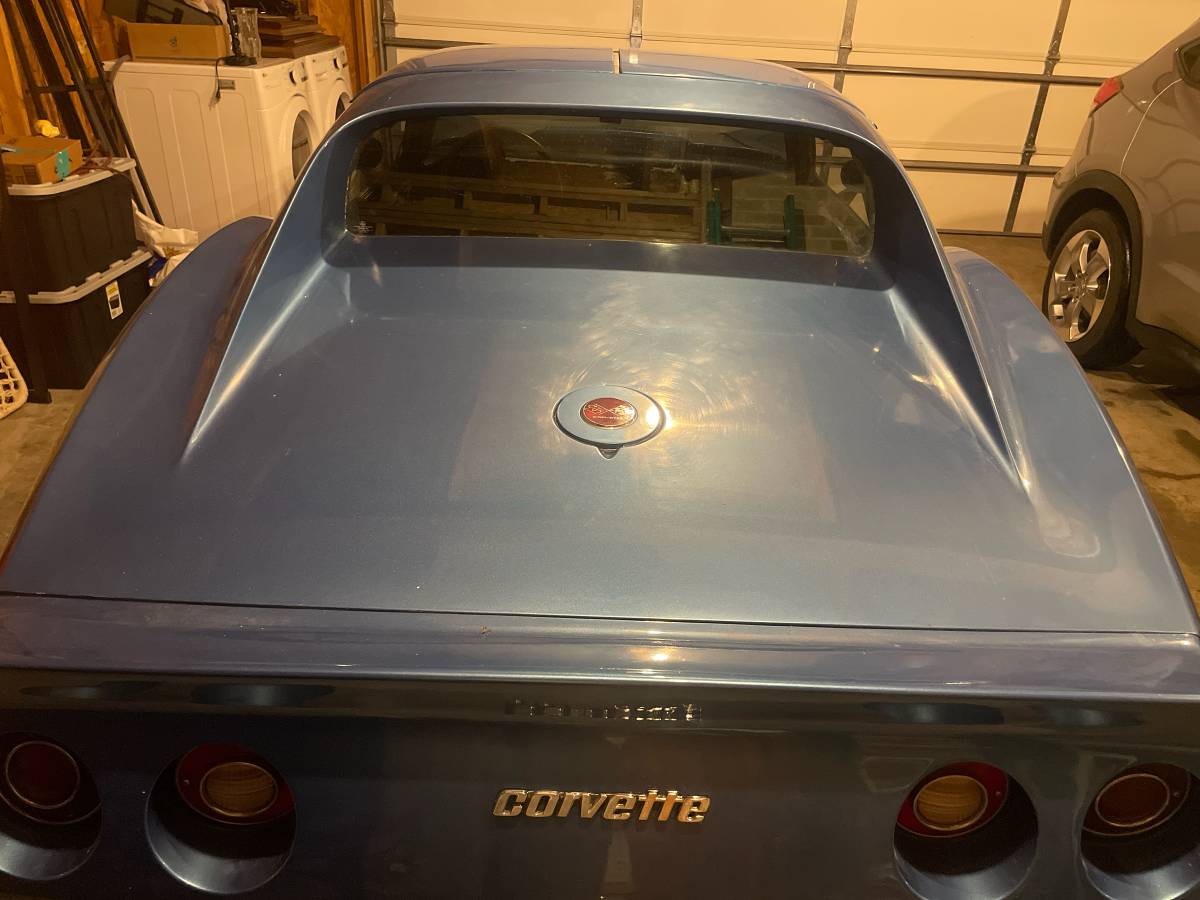 Chevrolet-corvette-stingray-1976-blue-7