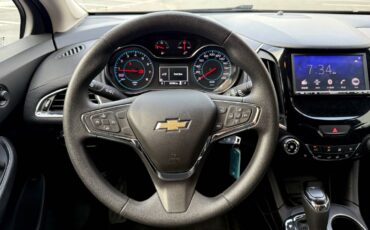 Chevrolet-cruze-2017-10