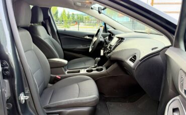 Chevrolet-cruze-2017-15