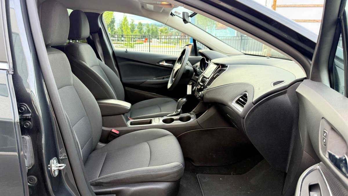Chevrolet-cruze-2017-15