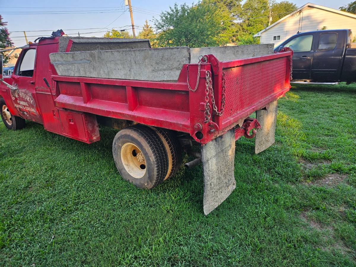 Chevrolet-dumptruck-1986-red-2