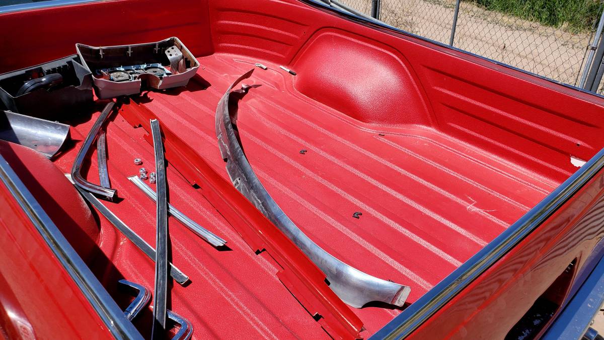 Chevrolet-el-camino-1982-red-17