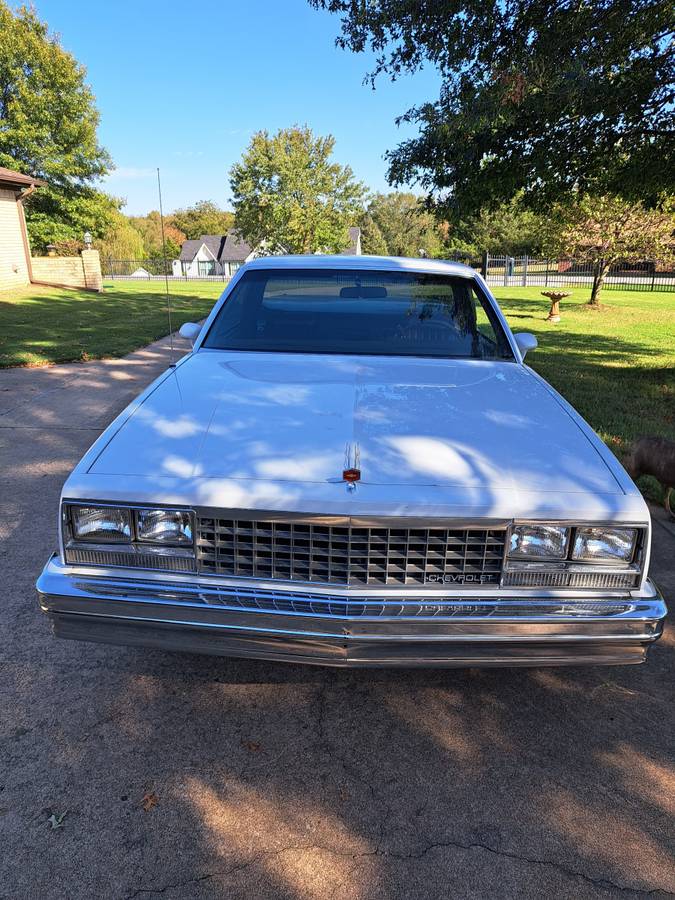 Chevrolet-el-camino-1984-custom-2