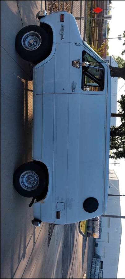 Chevrolet-g10-van-1988-white-1