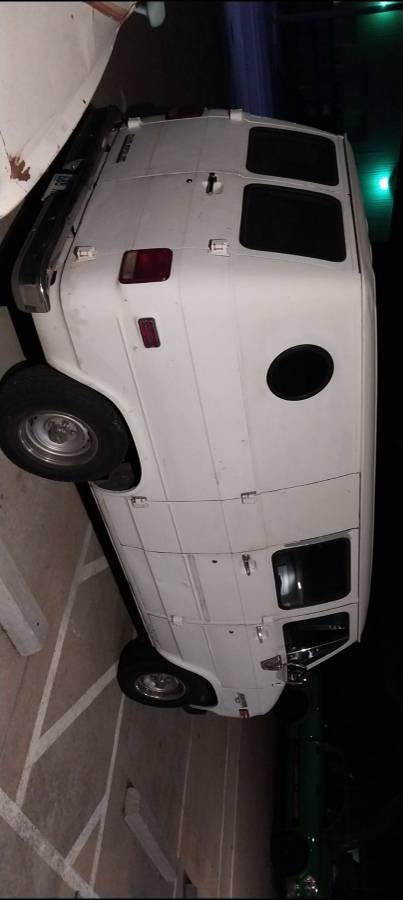Chevrolet-g10-van-1988-white-2