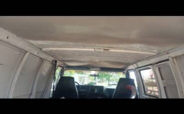 Chevrolet-g10-van-1988-white-7