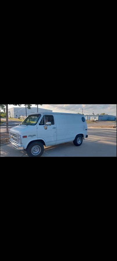 Chevrolet-g10-van-1988-white