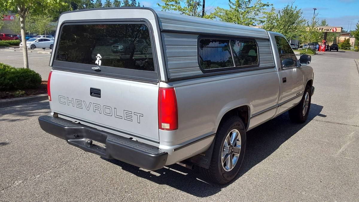 Chevrolet-gmt-400-12-ton-2wd-1994-silver-1
