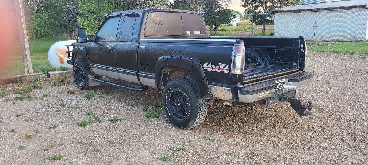 Chevrolet-gmt-400-34-ton-nominal-1995-black-2