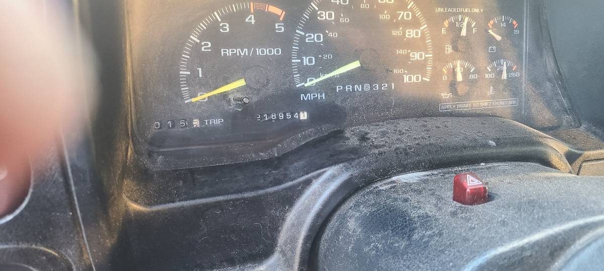 Chevrolet-gmt-400-34-ton-nominal-1995-black-4