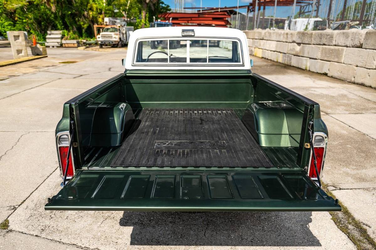 Chevrolet-k10-1972-green-5