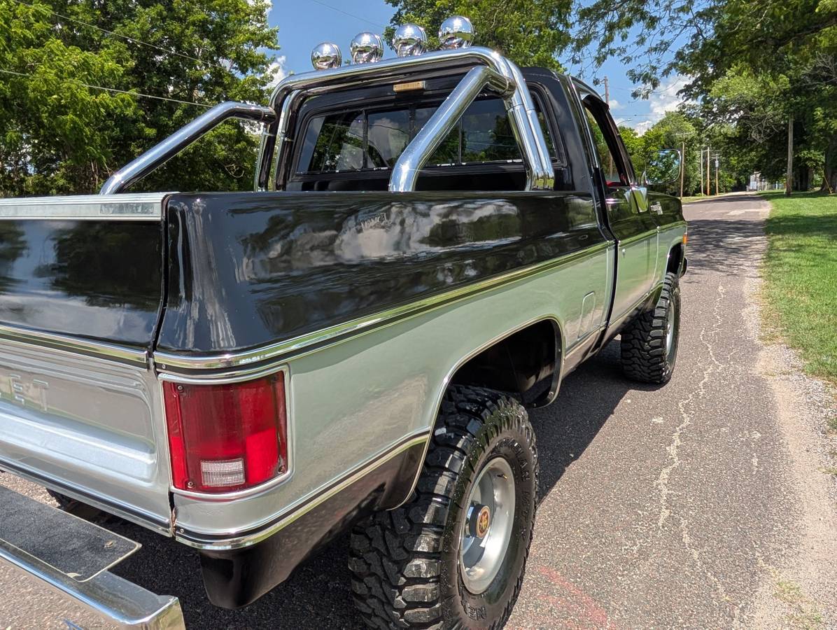 Chevrolet-k10-1979-black-13