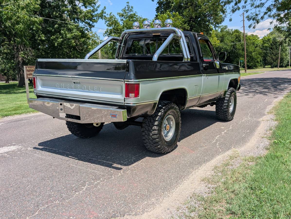 Chevrolet-k10-1979-black-21