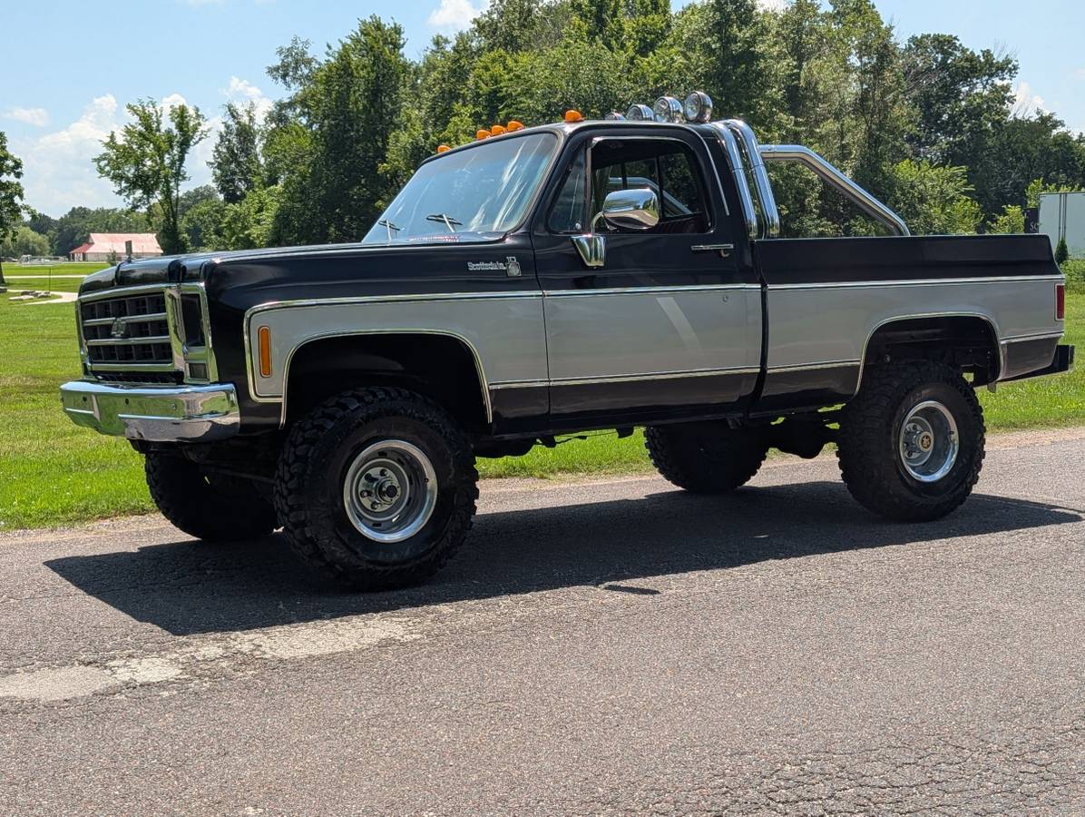 Chevrolet-k10-1979-black-3