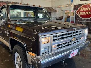 Chevrolet-k20-scottsdale-1985-3