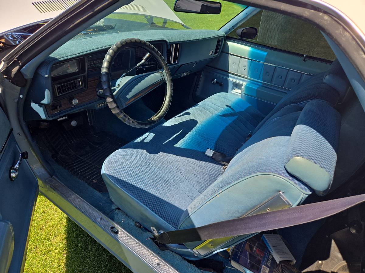 Chevrolet-malibu-1977-3
