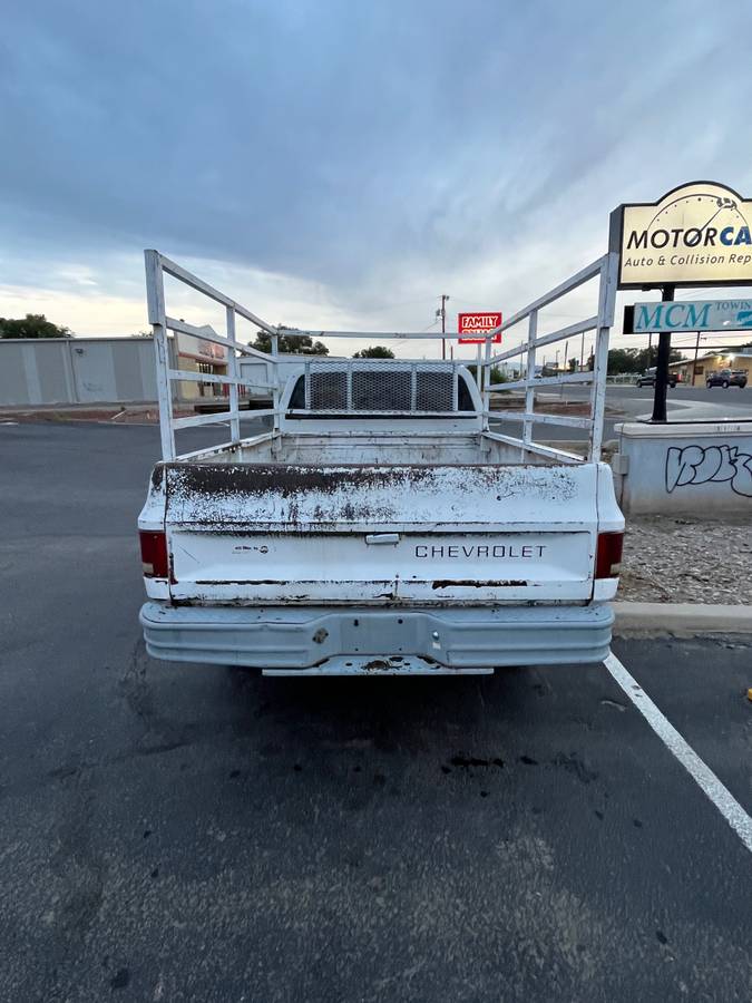 Chevrolet-r20-1983-white-12