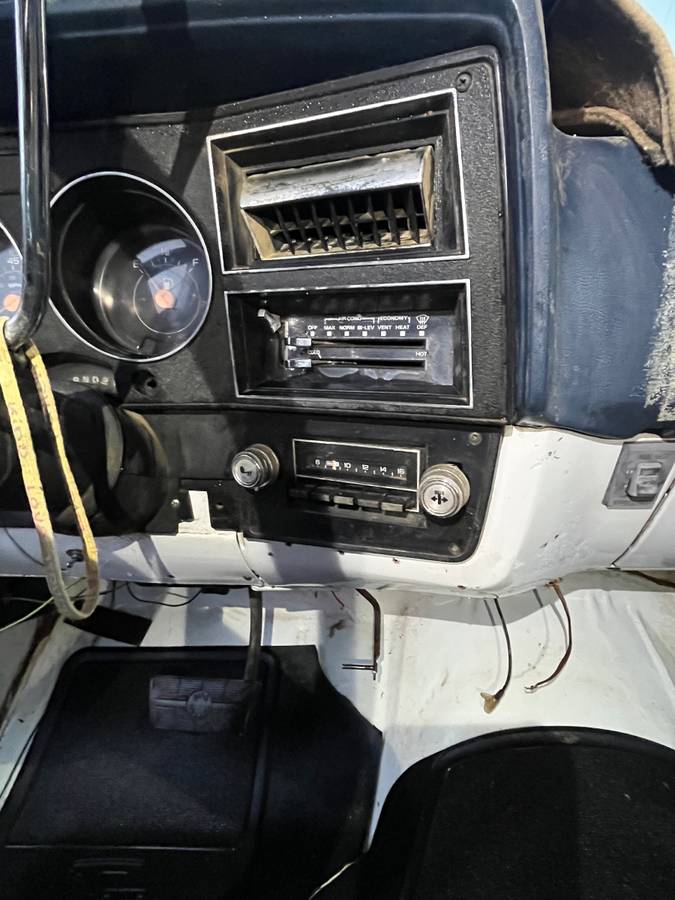 Chevrolet-r20-1983-white-5