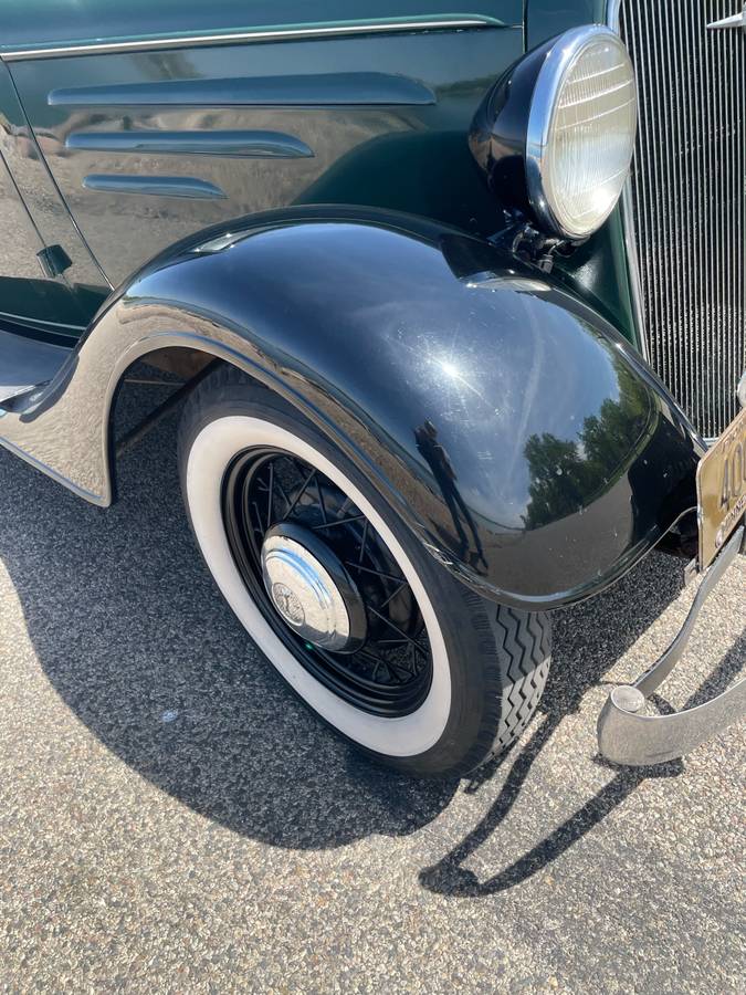 Chevrolet-sedan-2-dr-1935-green-8