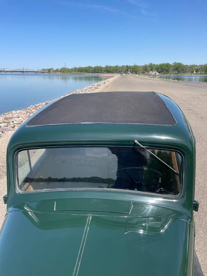 Chevrolet-sedan-2-dr-1935-green-9