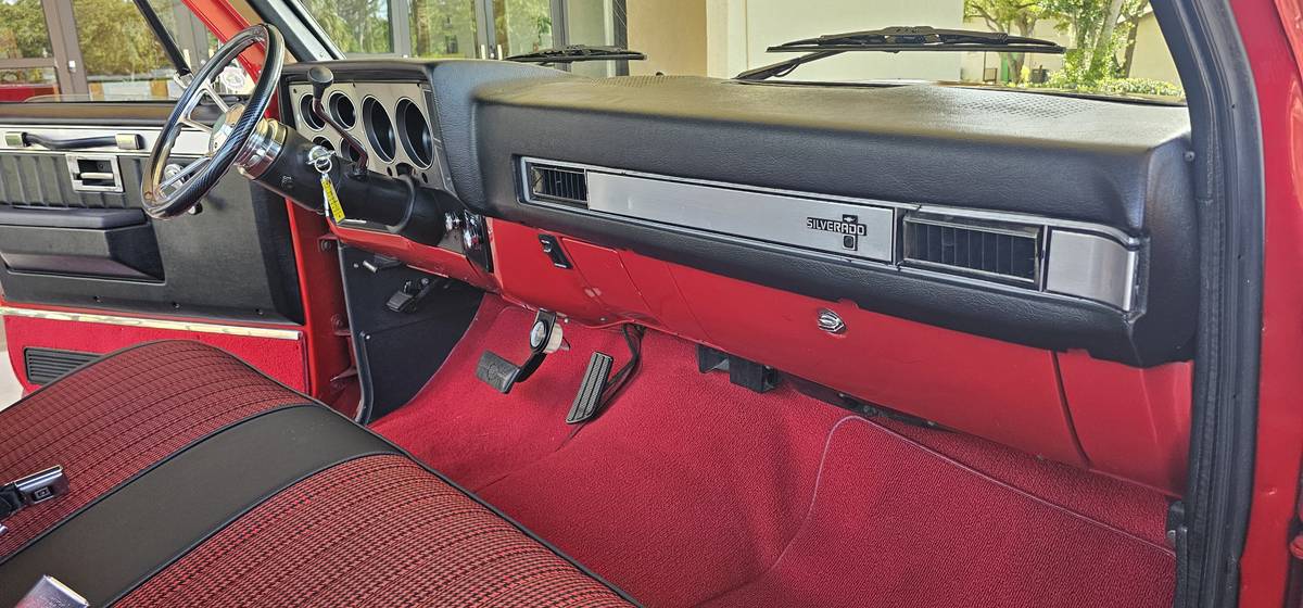 Chevrolet-silverado-1986-red-14