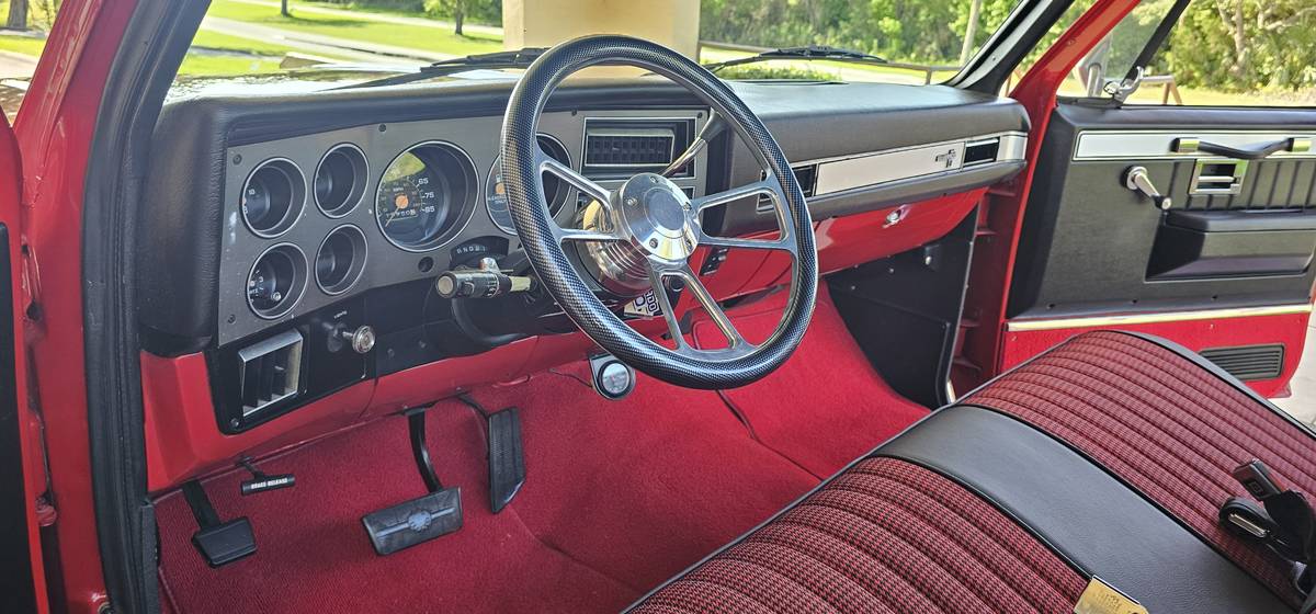 Chevrolet-silverado-1986-red-17