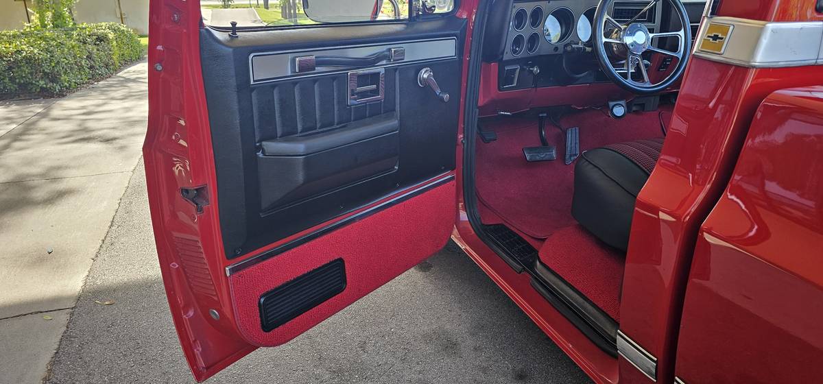 Chevrolet-silverado-1986-red-19