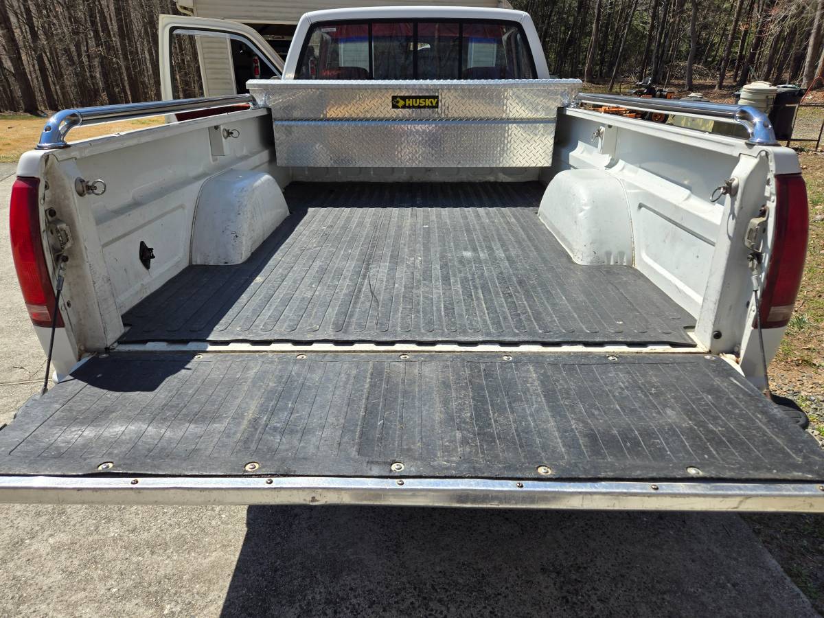 Chevrolet-silverado-2500hd-diesel-1992-white-2