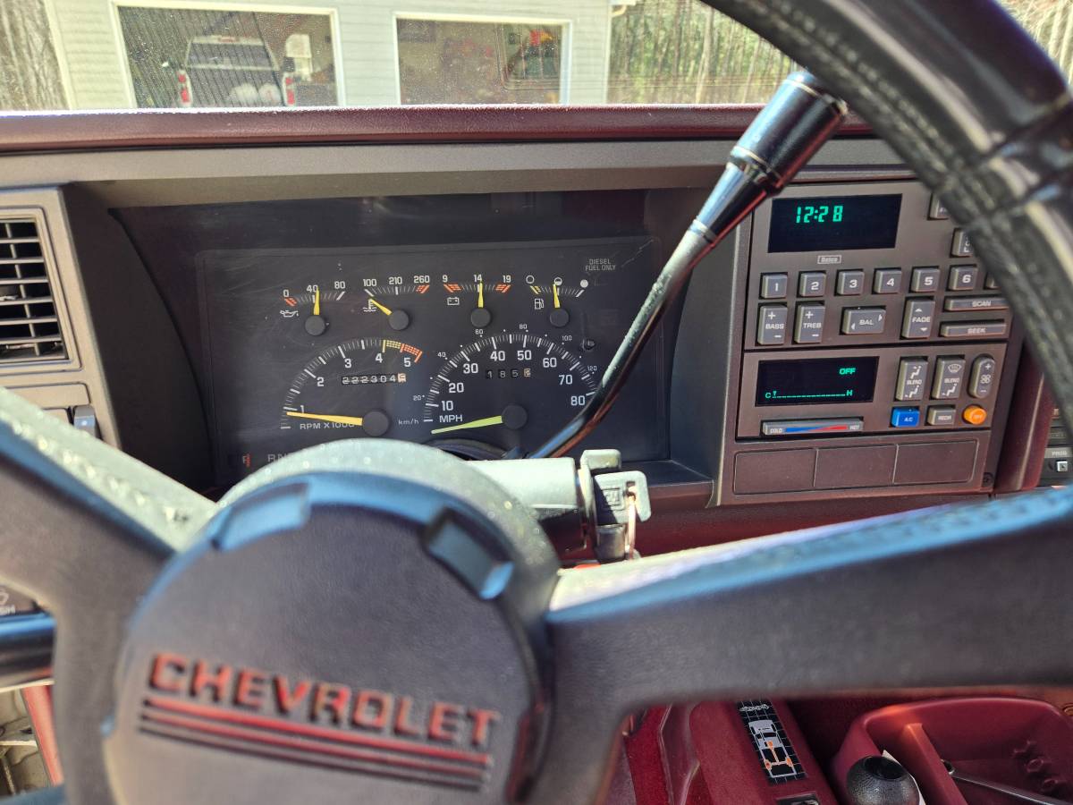 Chevrolet-silverado-2500hd-diesel-1992-white-3
