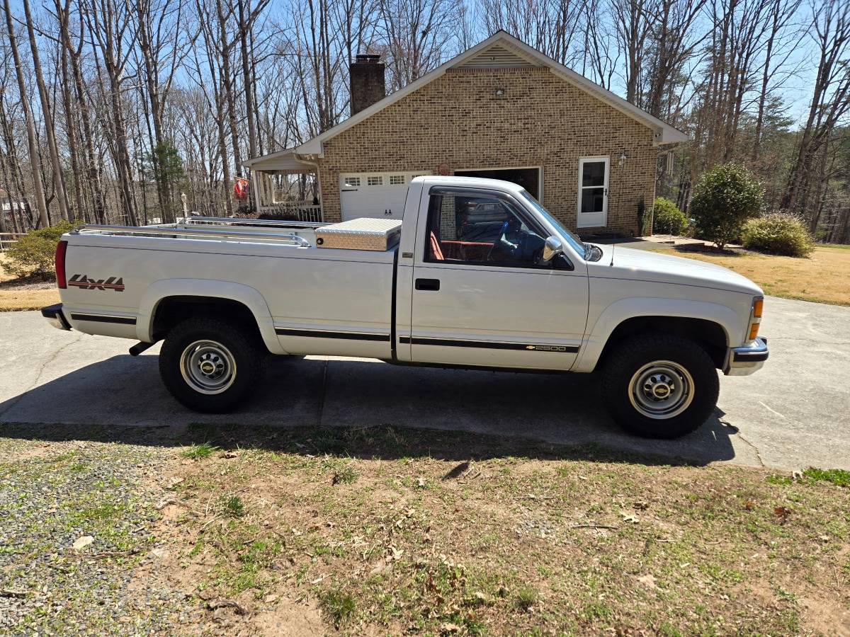 Chevrolet-silverado-2500hd-diesel-1992-white-4