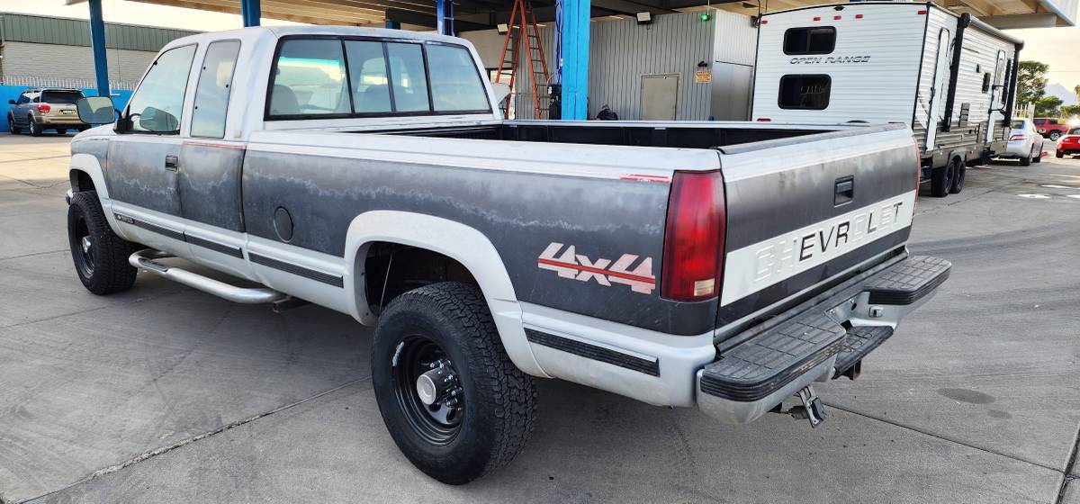 Chevrolet-silverado-k2500-4x4-1993-silver-4