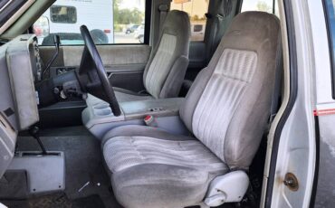 Chevrolet-silverado-k2500-4x4-1993-silver-7