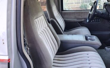 Chevrolet-silverado-k2500-4x4-1993-silver-8