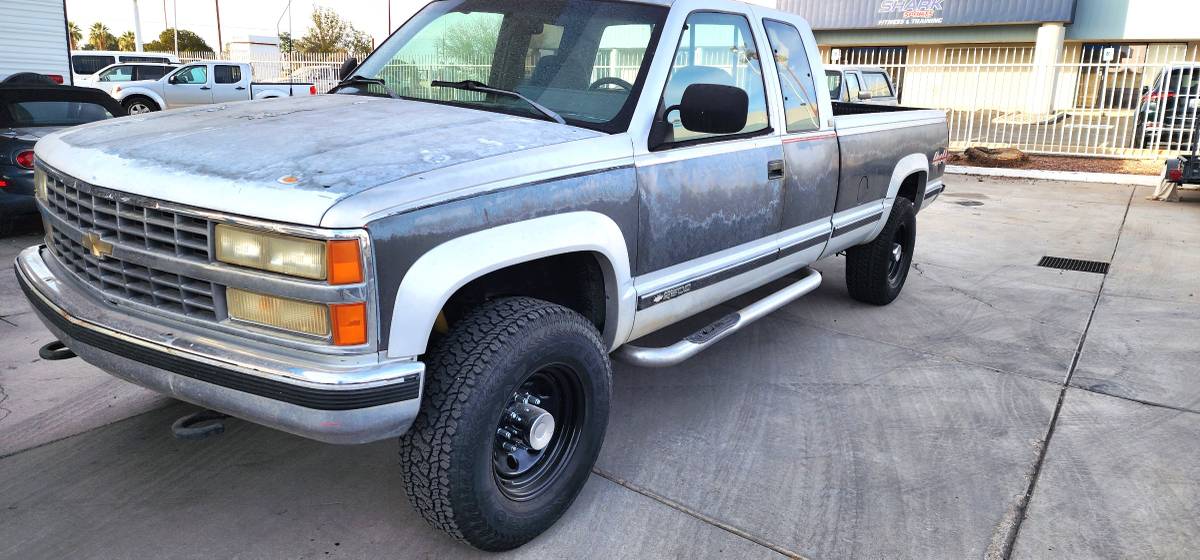 Chevrolet-silverado-k2500-4x4-1993-silver-9