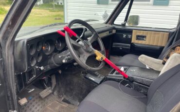 Chevrolet-suburban-1500-1988-black-10
